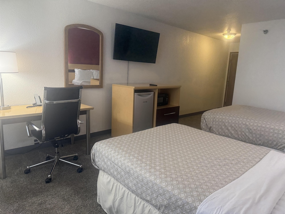 Standard Room, 2 Double Beds, Non Smoking, Refrigerator & Microwave