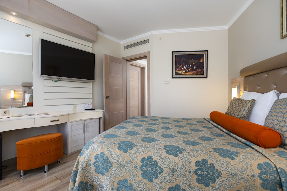 Orange Suite Room / 2 Bedroom photo 3