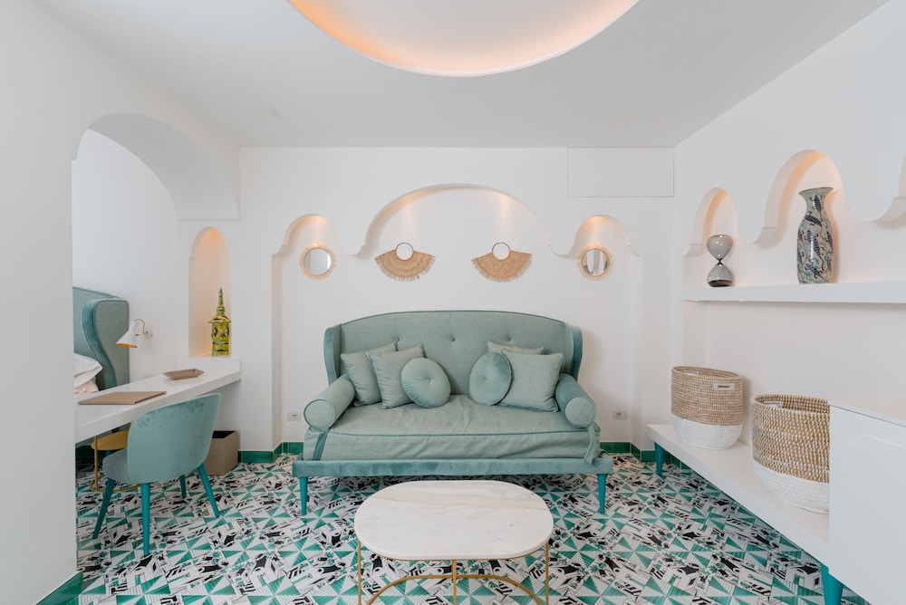 Junior Suite, 1 Bedroom, Jetted Tub, Sea View photo 3