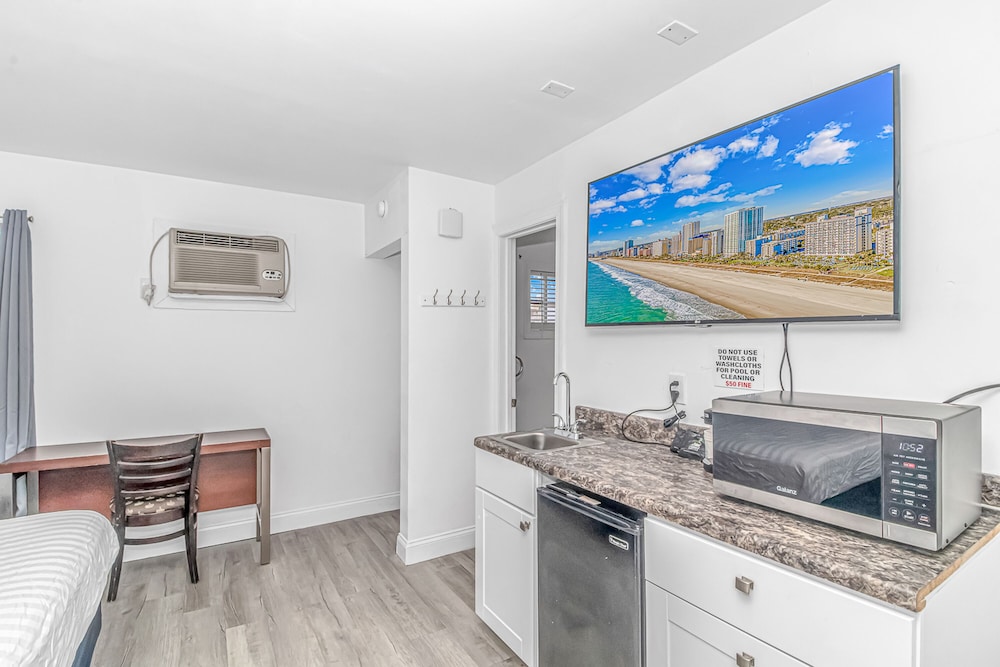 Standard Studio, 2 Double Beds, Kitchenette photo 3