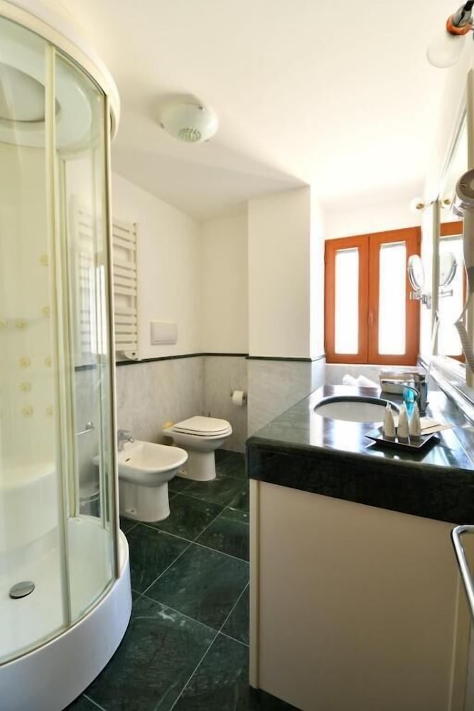 Luxury Room photo 2