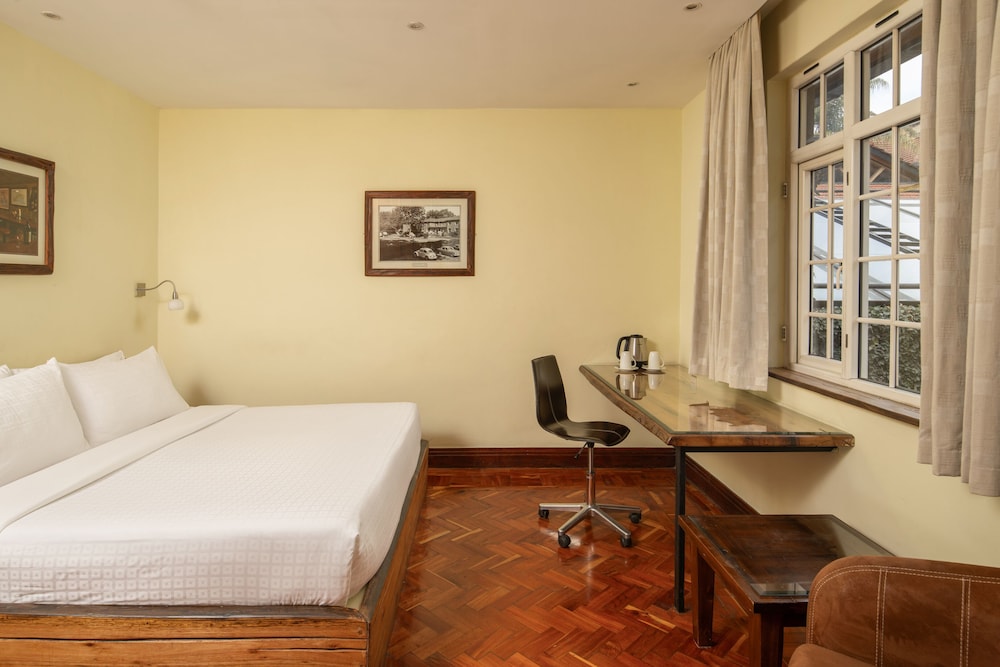 Standard Room, 1 King Bed
