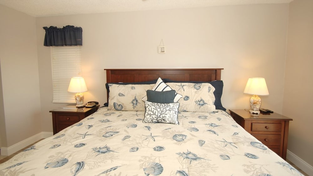 Condo, 2 Bedrooms photo 1