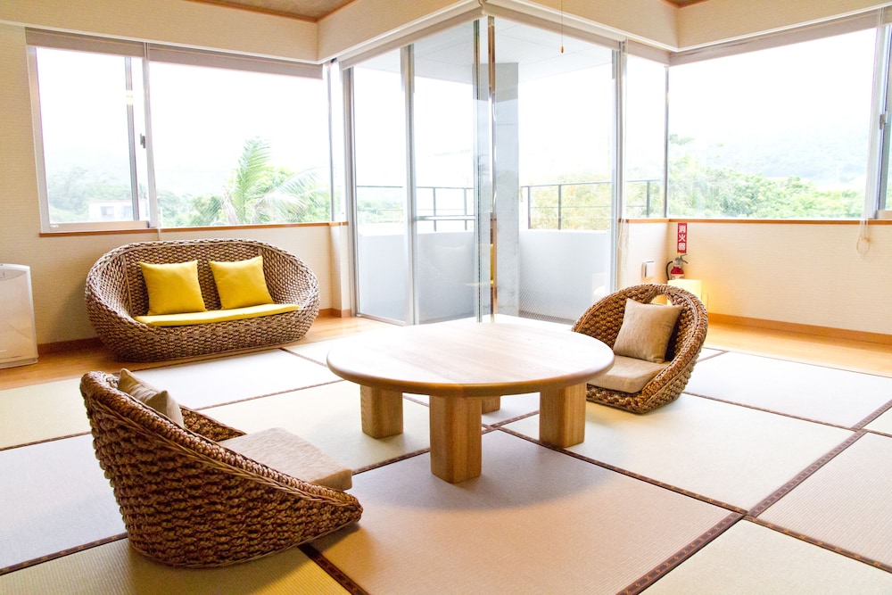 Japanese Traditional Room with 4 Futon, Mountain View photo 3
