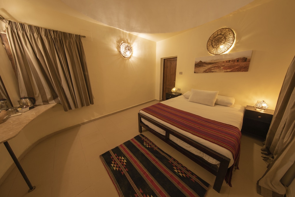 Superior Room, 1 Queen Bed, Mountain View