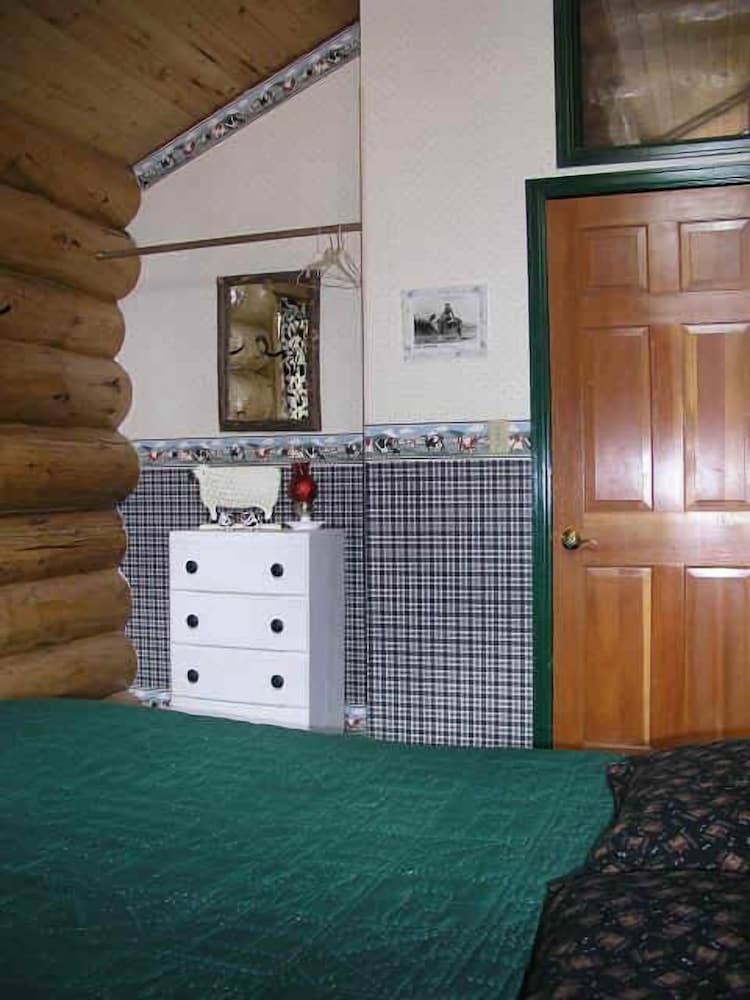 Classic Cabin, 3 Bedrooms, Fireplace photo 1