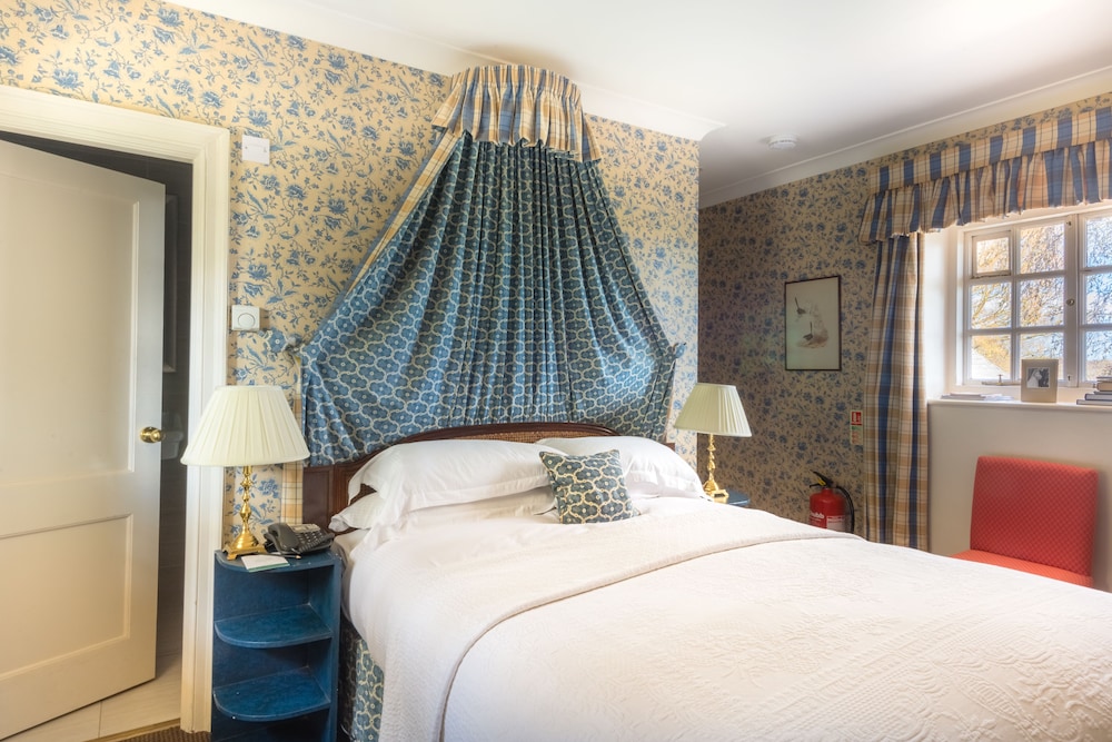 Small Cottage Room - Photo 3