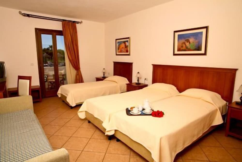 Premium Room, Garden View - Photo 3