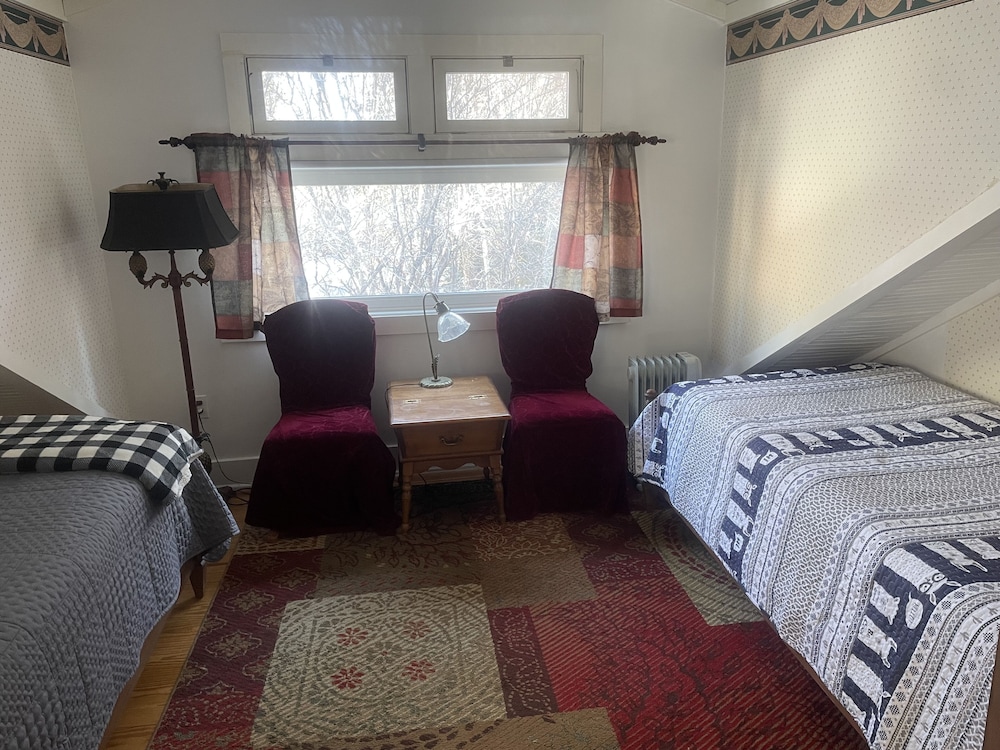 Crofting Suite Room 1 photo 2