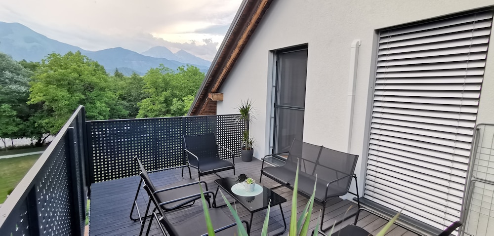 Apartment, Ensuite, Mountain View (Apartma mansarda)