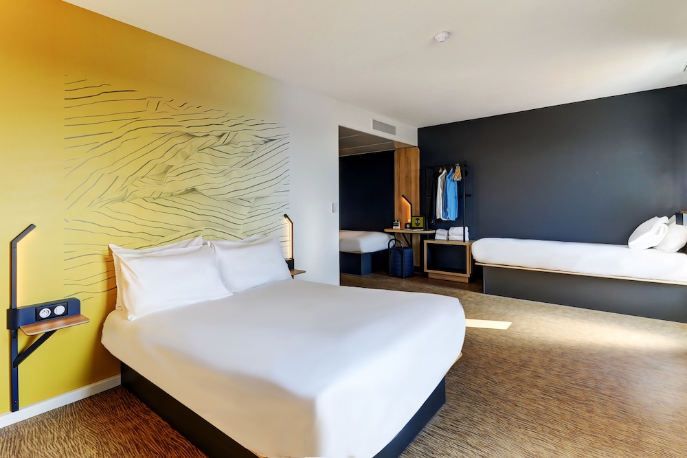 Quadruple Room, Non Smoking - Photo 10