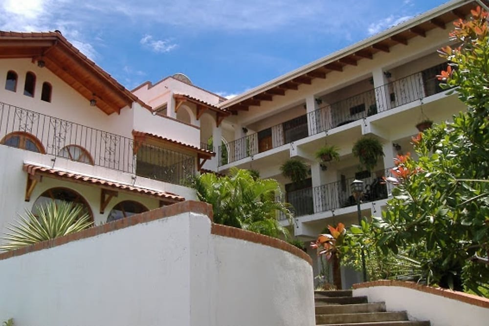 Deluxe Villa, Beach View photo 2