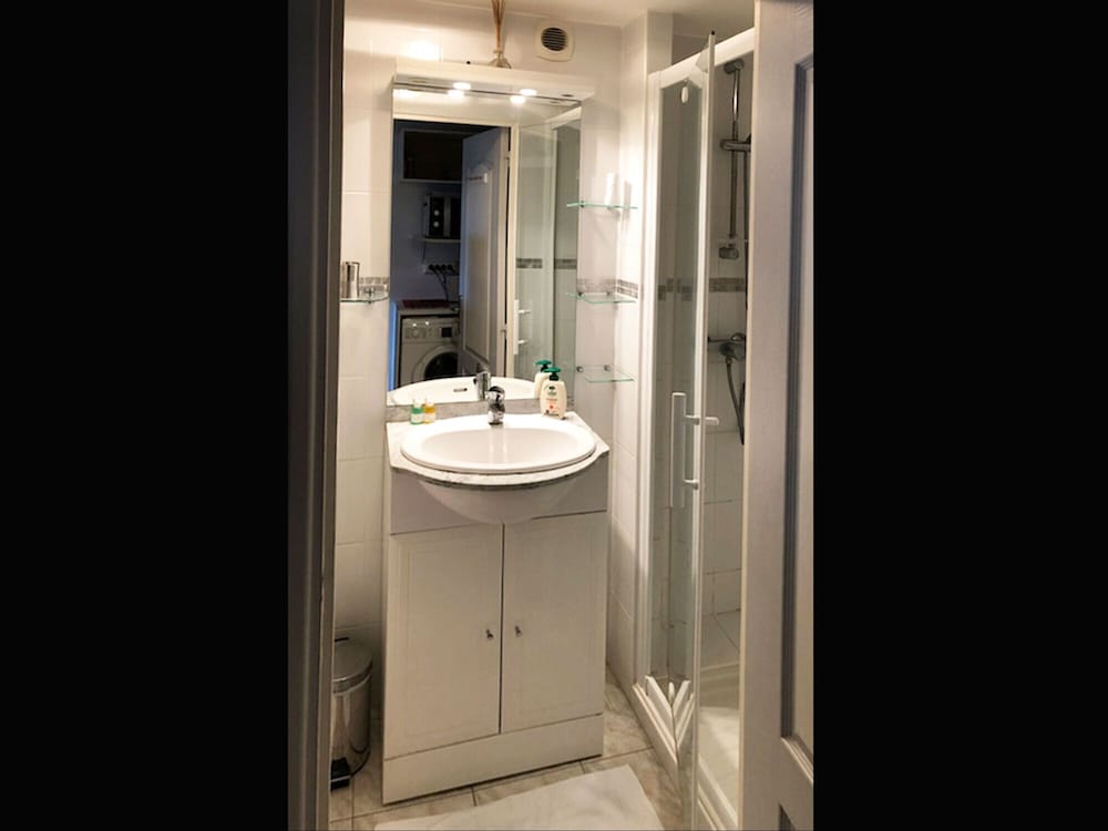 Panoramic Studio, Ensuite photo 2