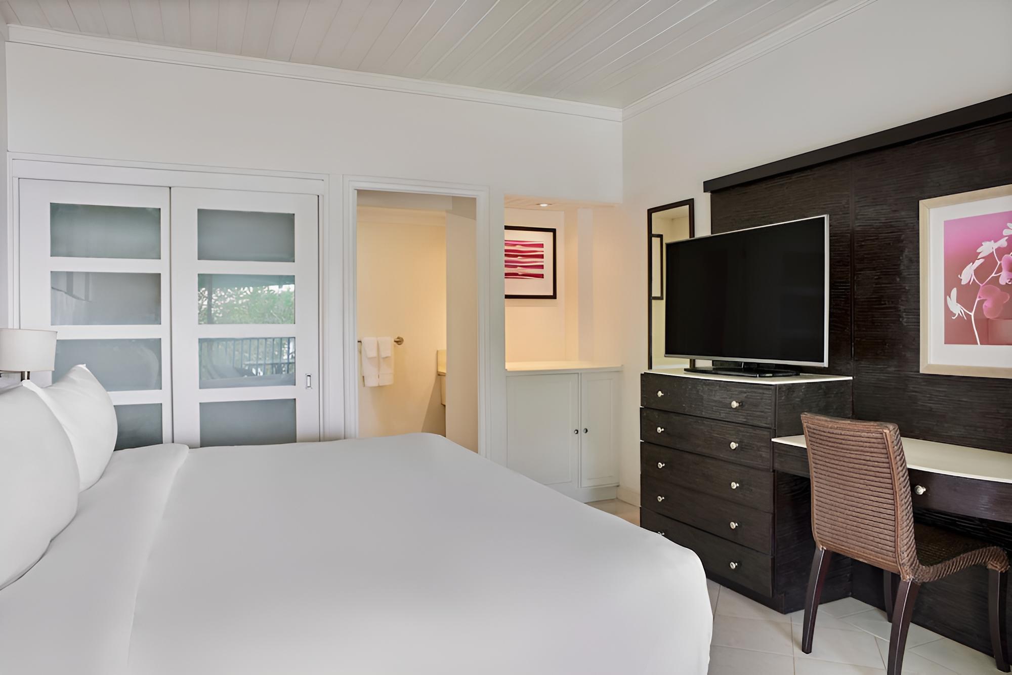 Room, 1 King Bed, Balcony, Ocean View photo 3
