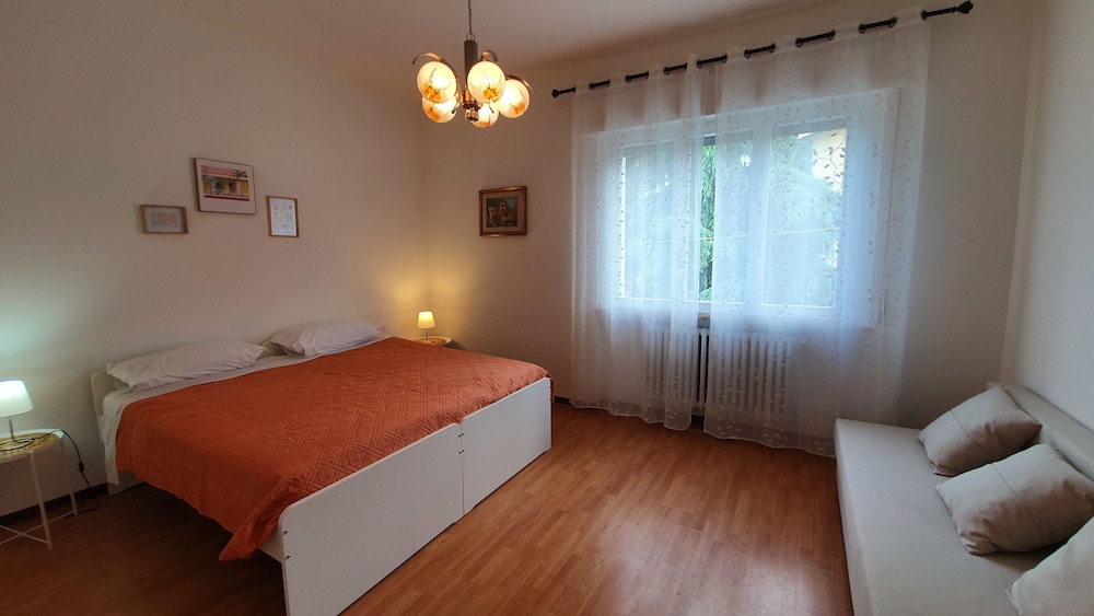 Comfort Twin Room, Shared Bathroom (with Extra bed)