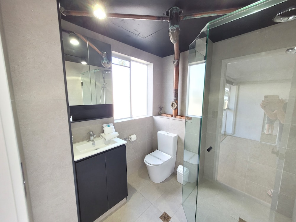 2 Bedroom 2 Bathroom Newly Renovated Apartment (Unit 10) photo 2