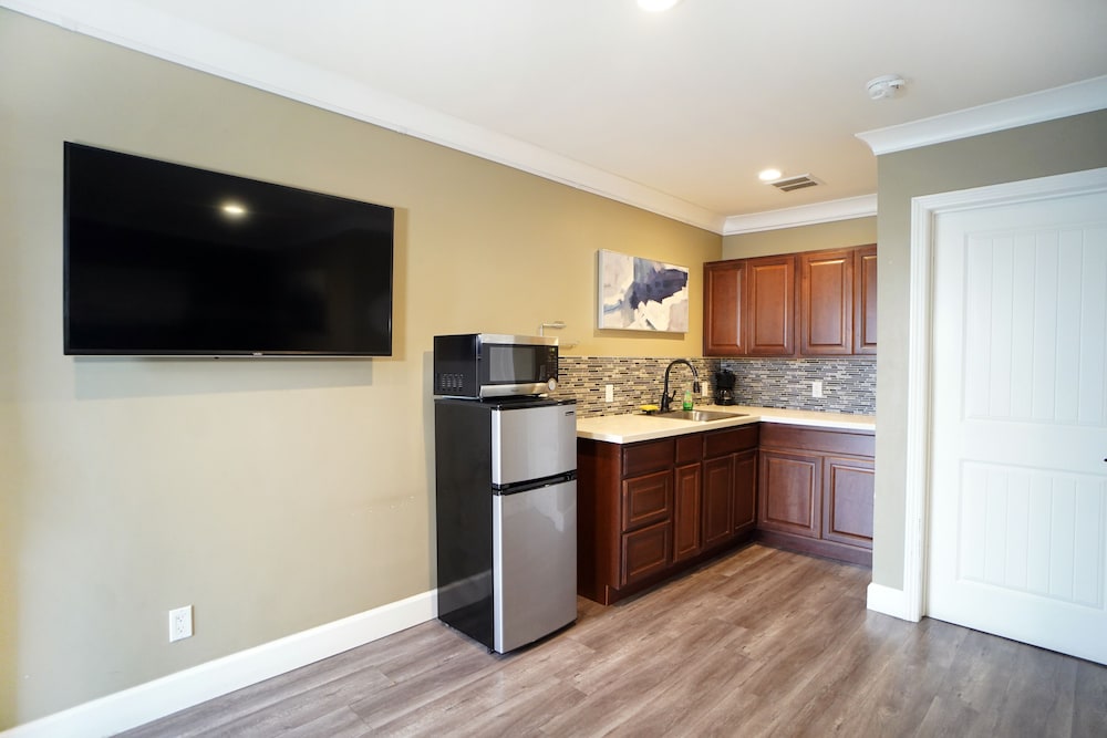 City Apartment - Photo 4