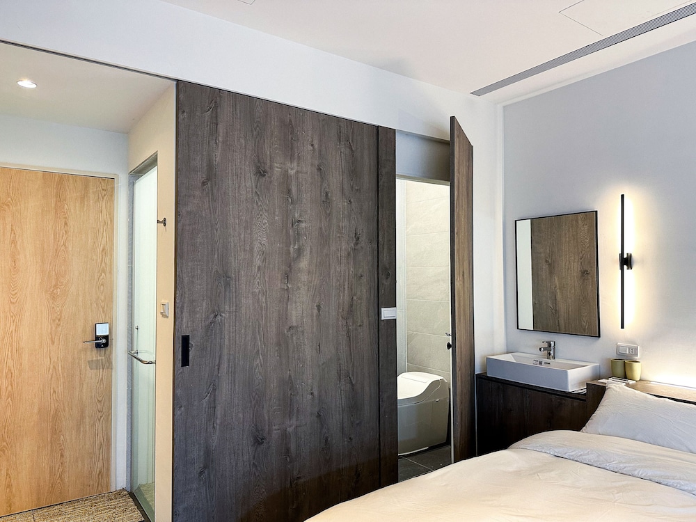 Design Double Room, 1 Double Bed - Photo 3