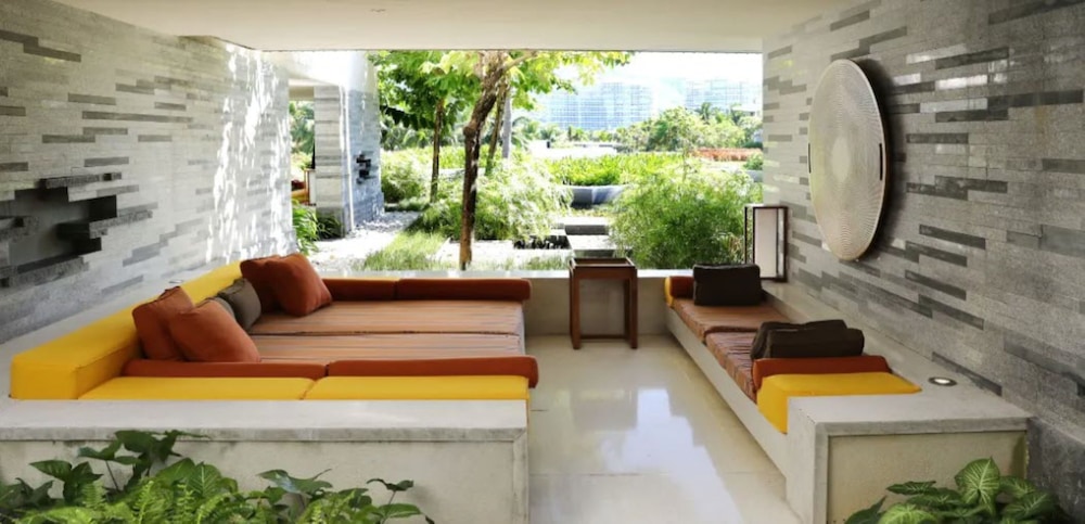 Classic Room, 1 King Bed, Garden View (Outdoor Living Area) - Photo 2