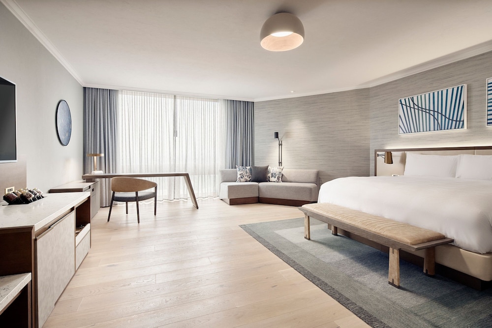Junior Suite, 1 King Bed - Photo 1