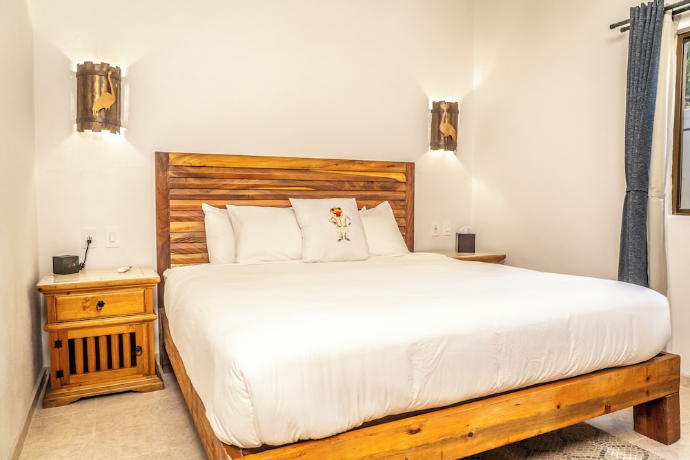 Grand Condo, Multiple Beds, Pool View, Ground Floor photo 2