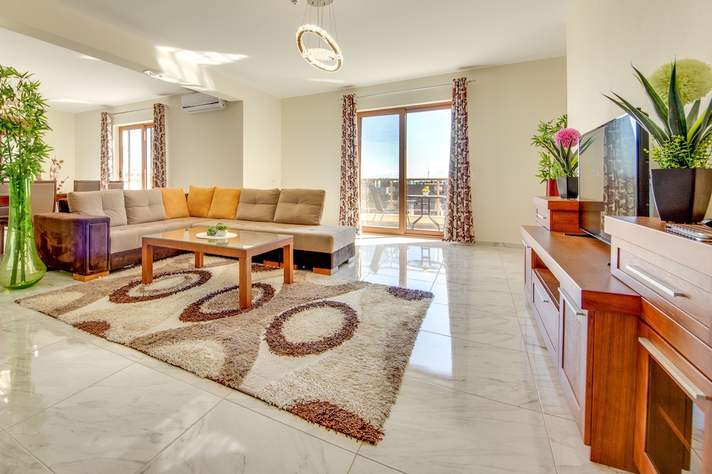 Apartment, 2 Bedrooms, Balcony