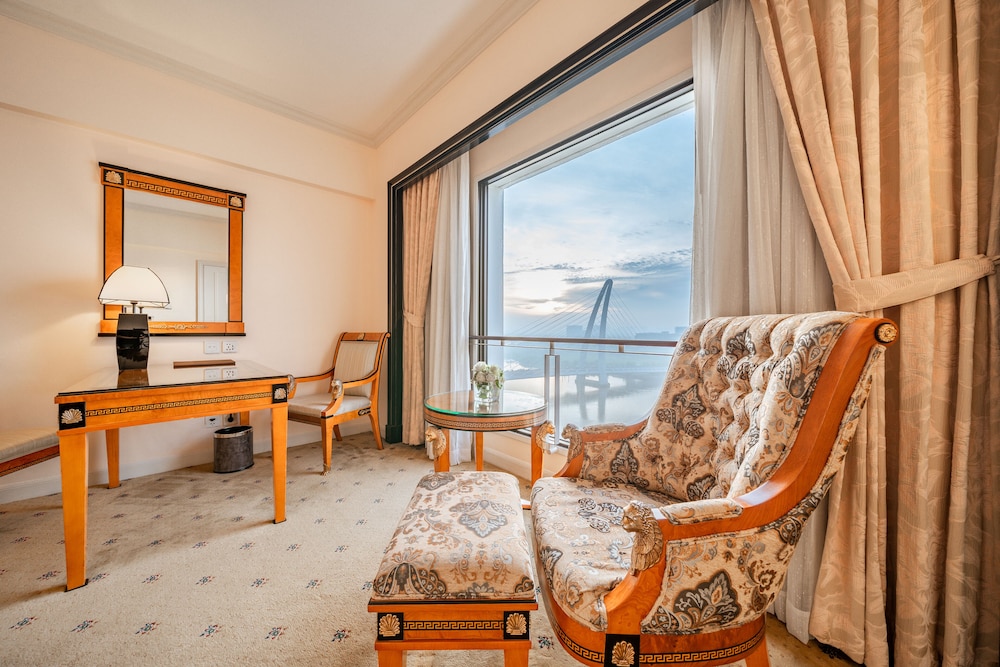 Executive King Lounge Access, River View photo 3
