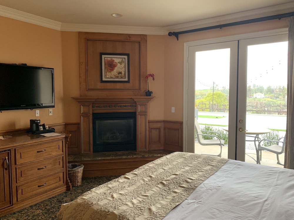 Standard Room, Ensuite (King Vineyard View Room)