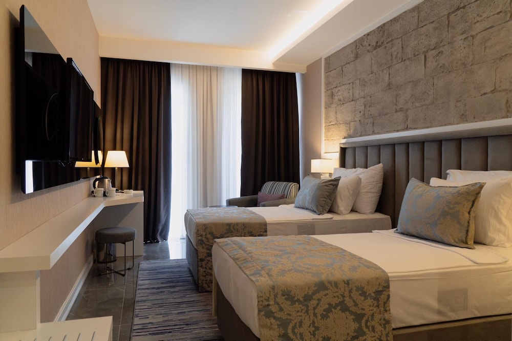 Standard Twin Room - Photo 3