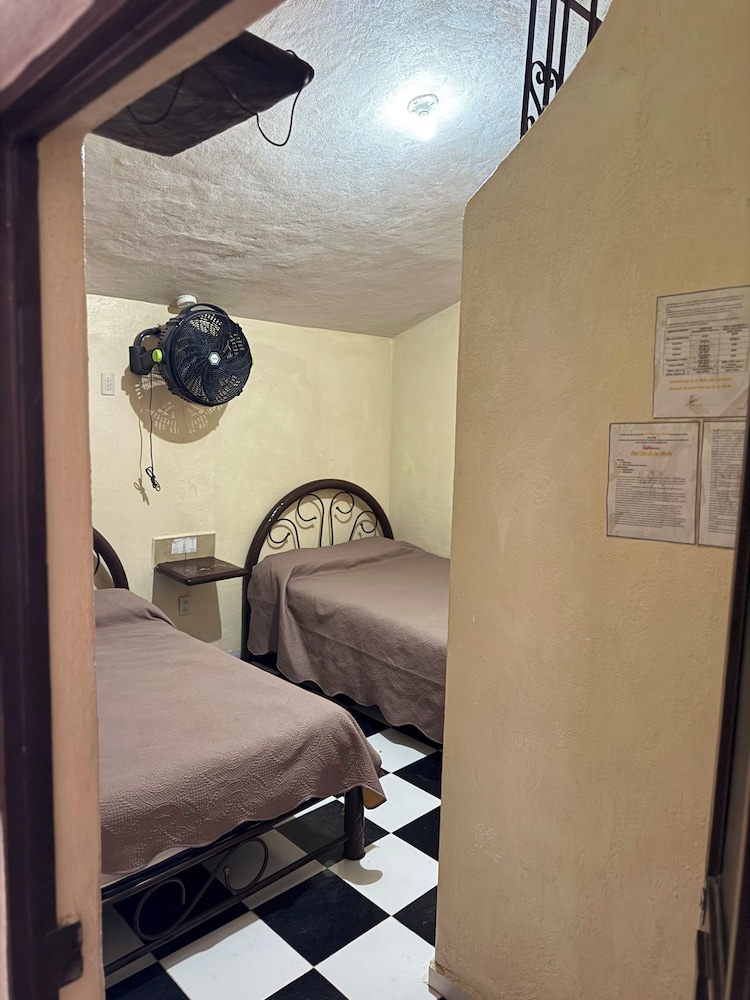 Basic Triple Room, Multiple Beds, Private Bathroom, Mountain View
