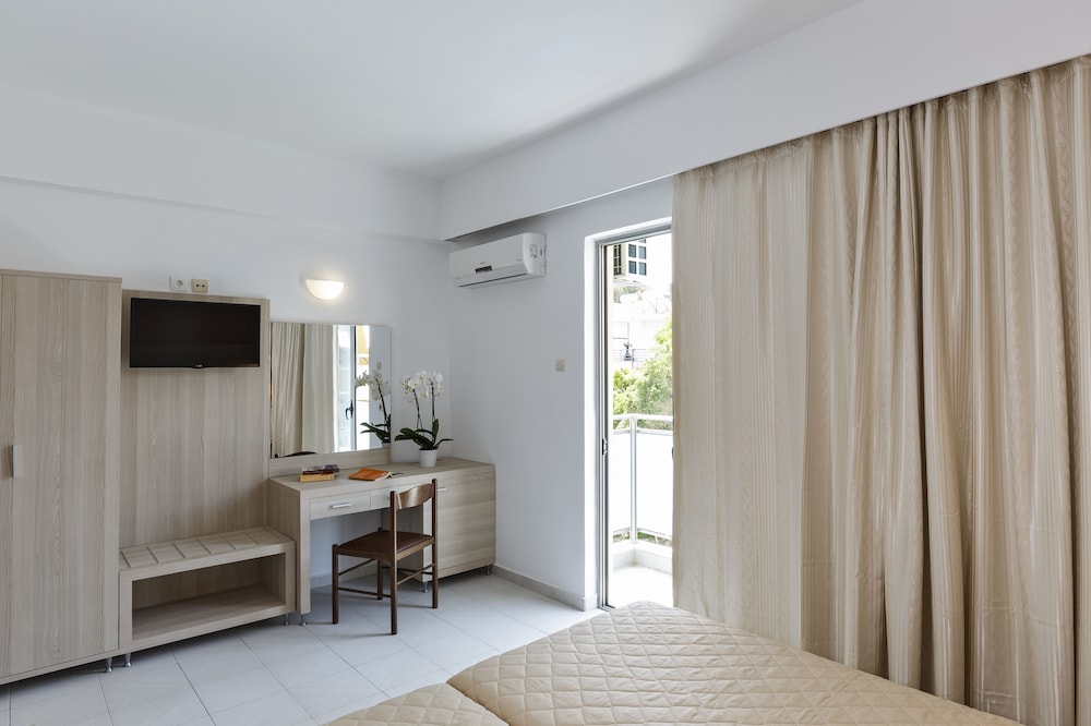 Standard Double Room - Photo 7
