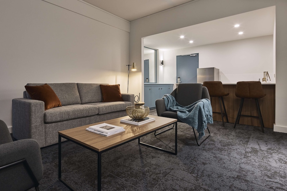 Apartment, 1 King Bed, Park View thumbnail 5