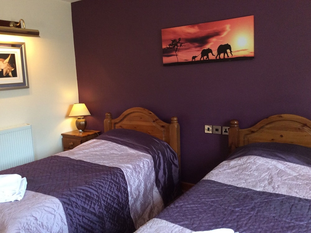 Twin Room, Ensuite photo 2