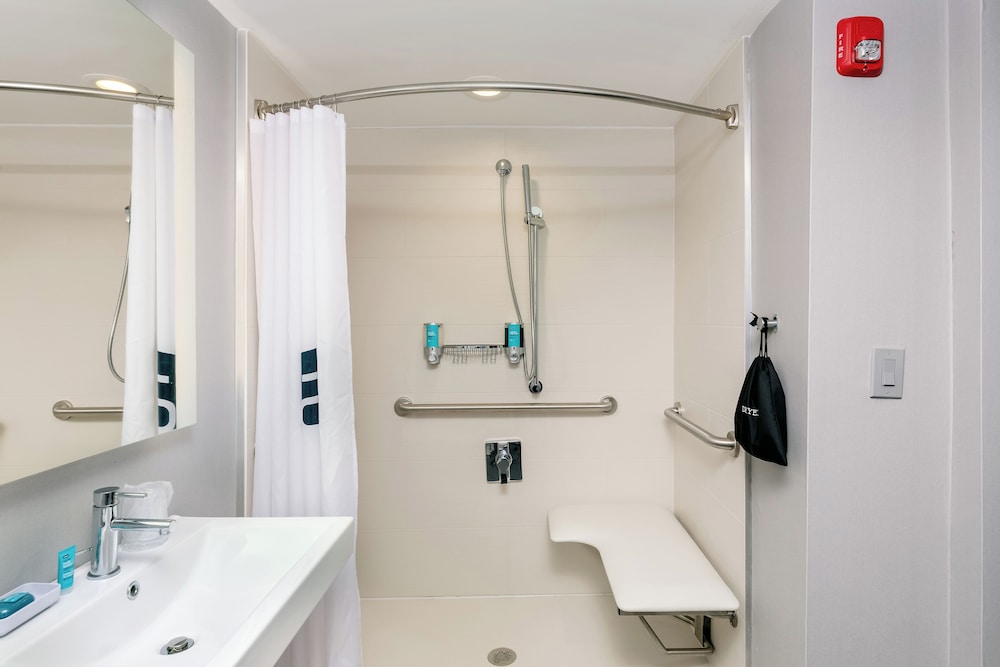 aloft, Room, 1 King Bed - Photo 11