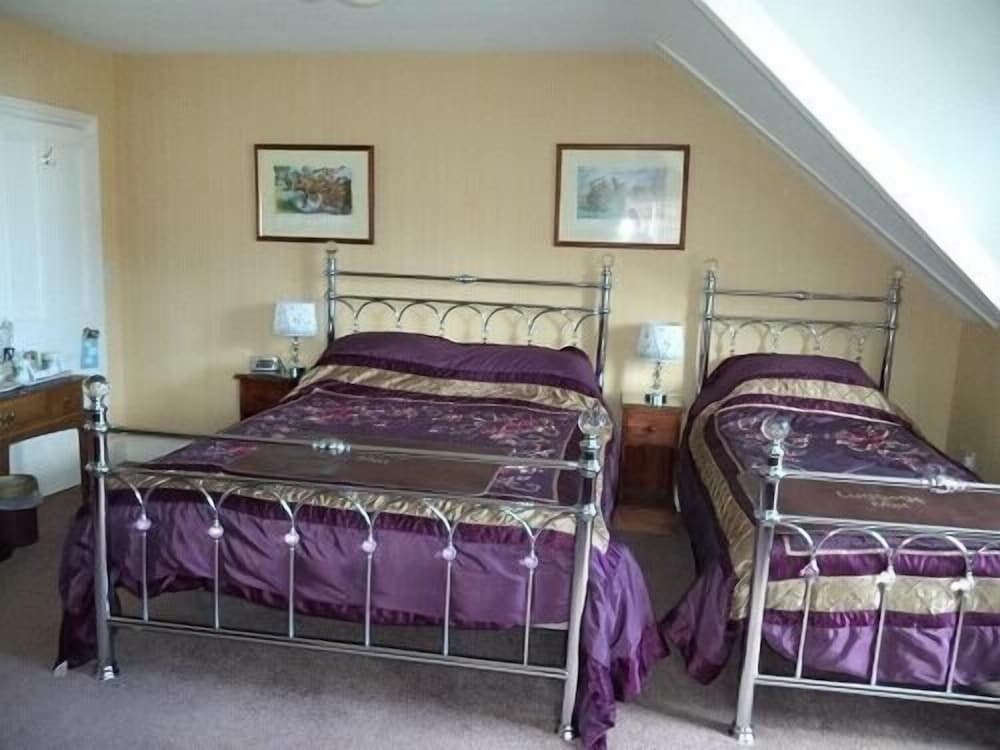 Deluxe Suite, Ensuite photo 2