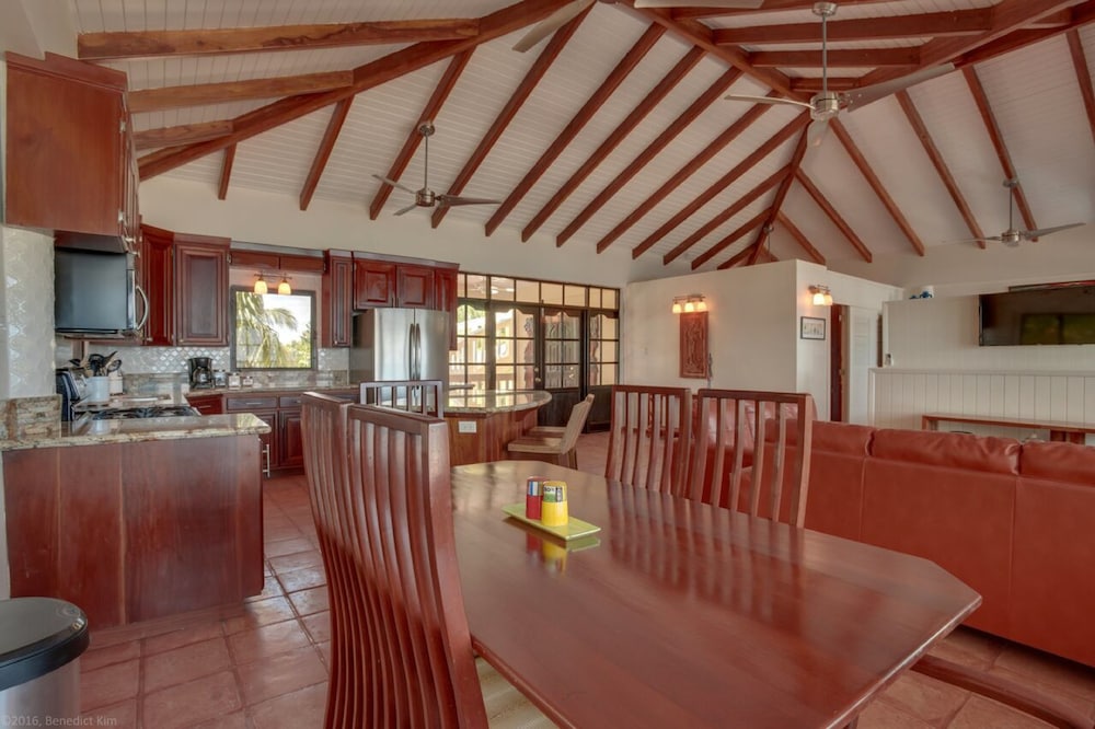 Luxury House, Multiple Bedrooms, Private Bathroom, Oceanfront photo 2