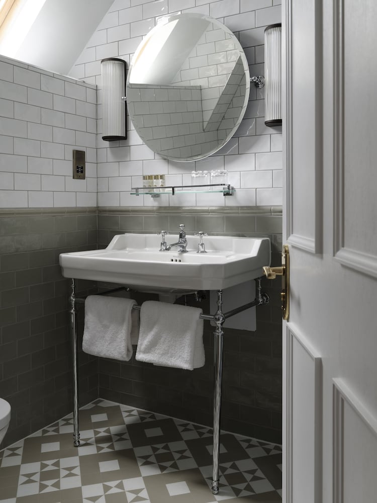 Standard Double Room (Mews) - Photo 5