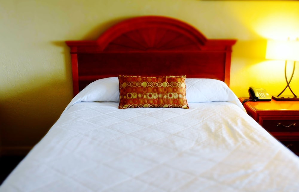 Room, 2 Queen Beds, Non Smoking (Main Street- Interior Entrance) photo 1
