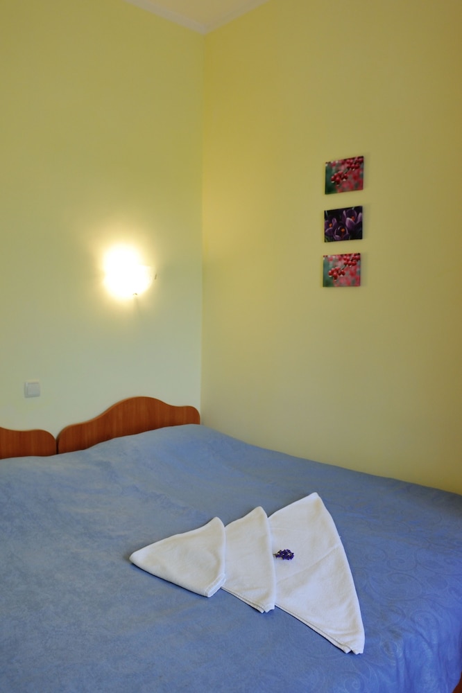 Standard Twin Room photo 2