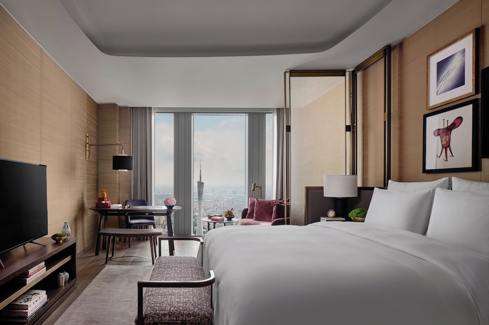 Deluxe Room, 1 King Bed, River View - Photo 11