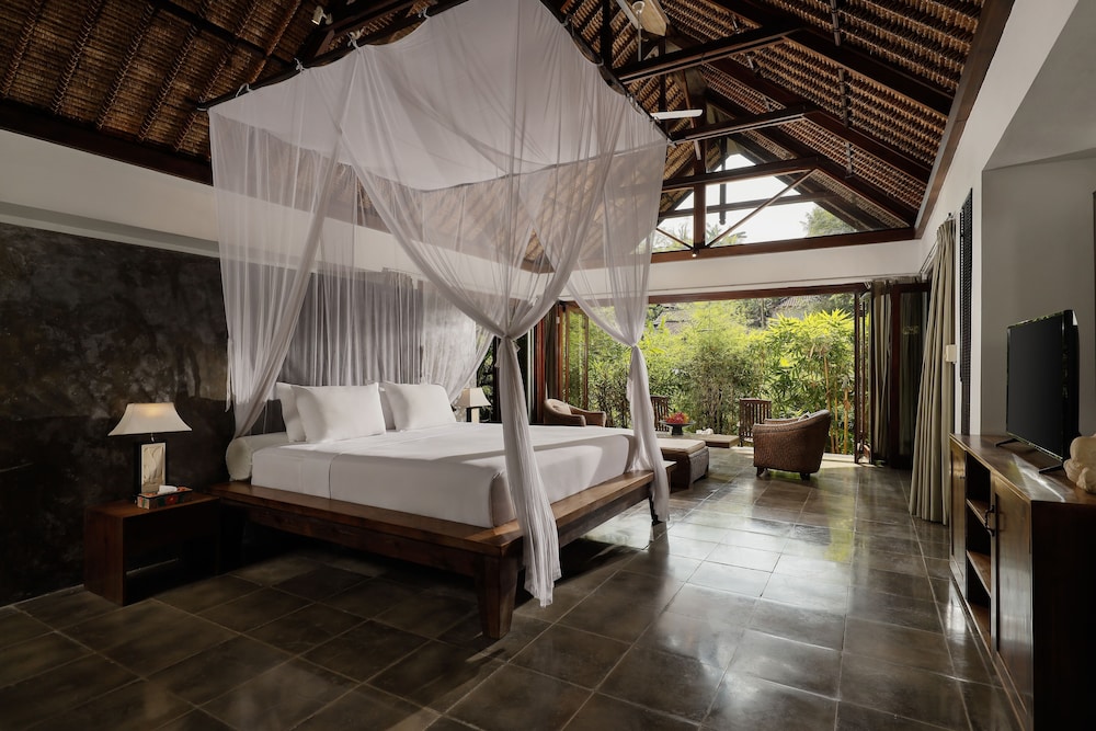 Omecure 6 Bedroom Pool Villa photo 1