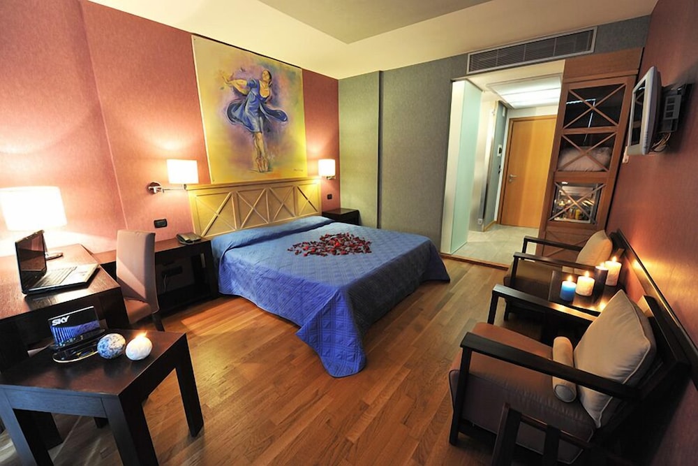 Standard Double Room Single Use - Photo 1