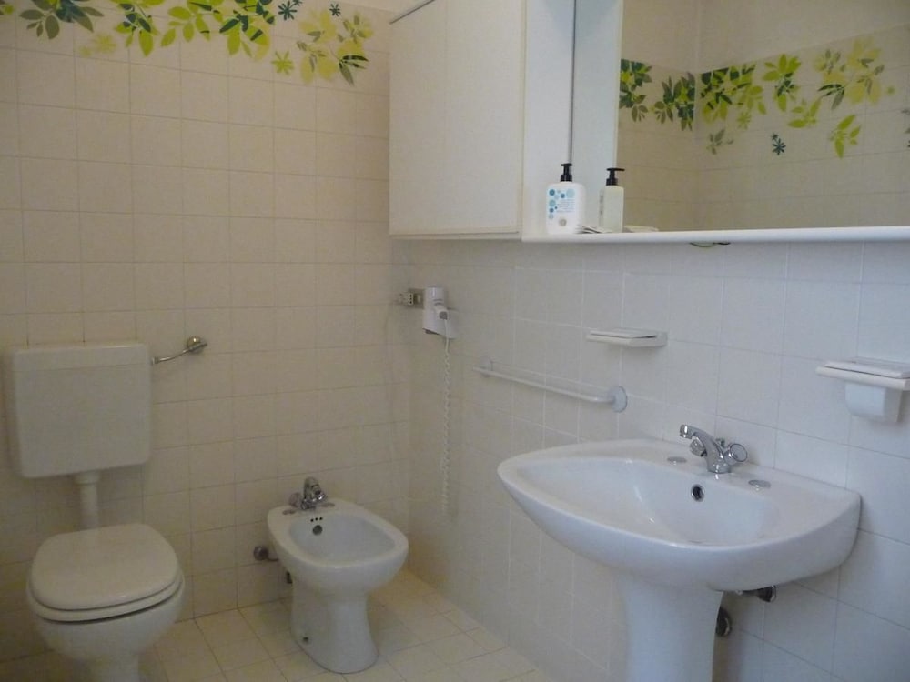 Classic Double Room Single Use photo 2