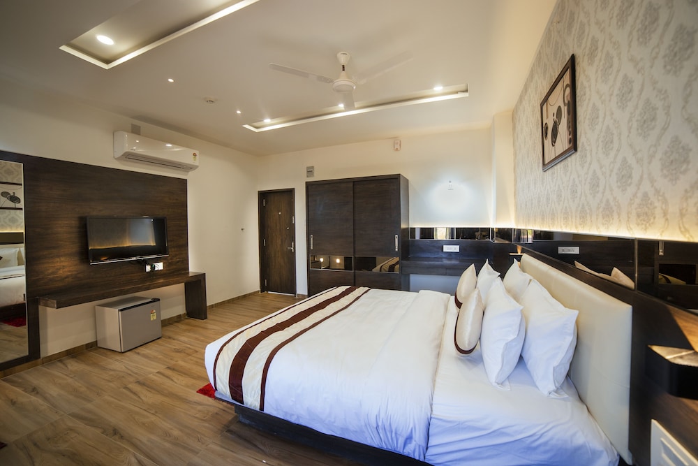 Deluxe Room, 1 Queen Bed