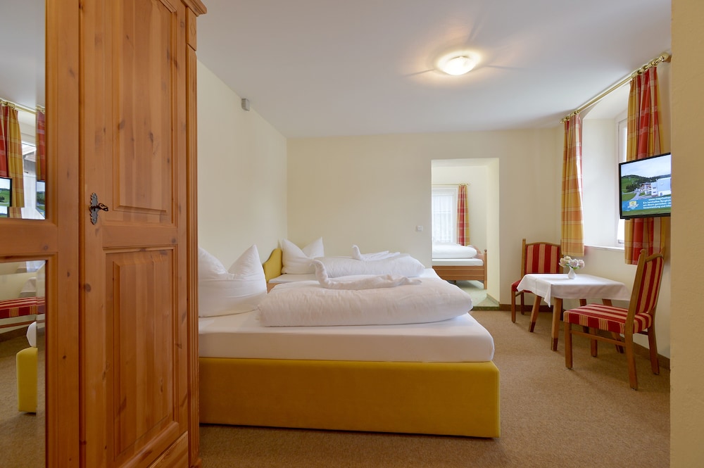 Double Room (with separate living room) photo 1