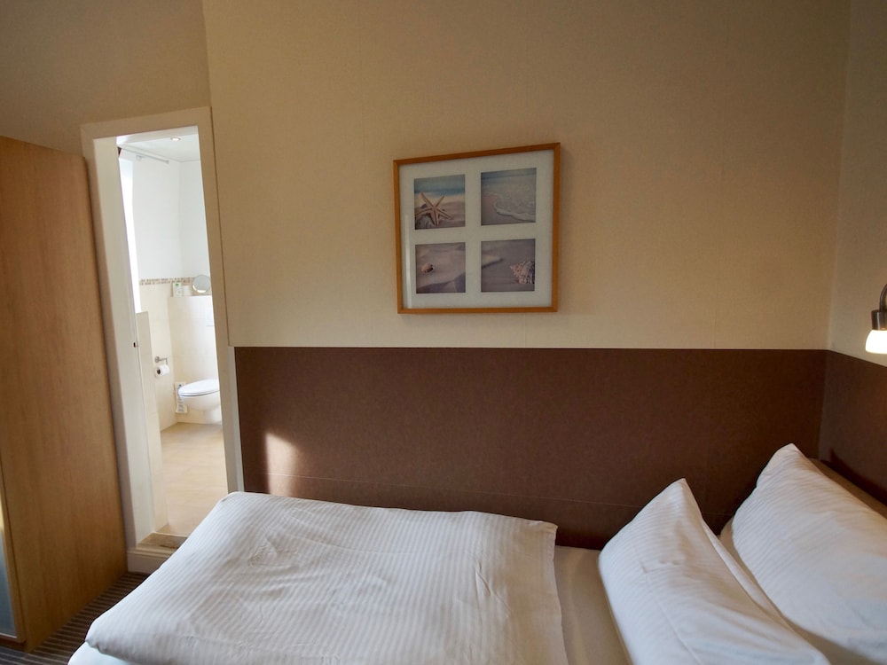 Standard Single Room, Private Bathroom (Landseite) photo 1