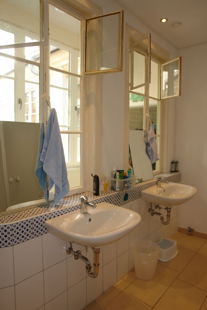Shared Dormitory, Women only photo 3