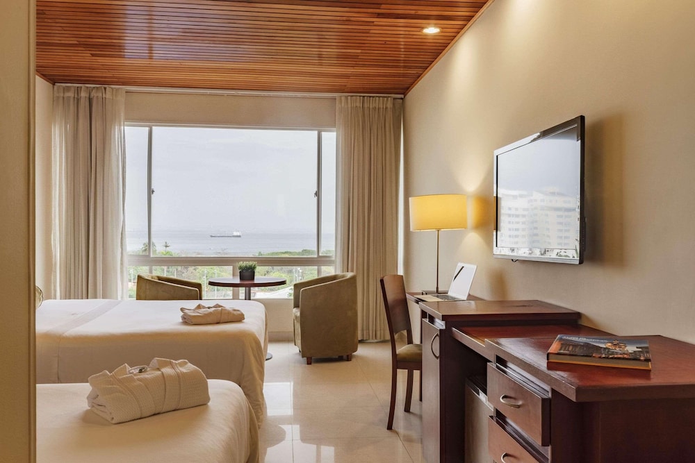 Room, 2 Double Beds (City or Courtyard View) - Photo 4