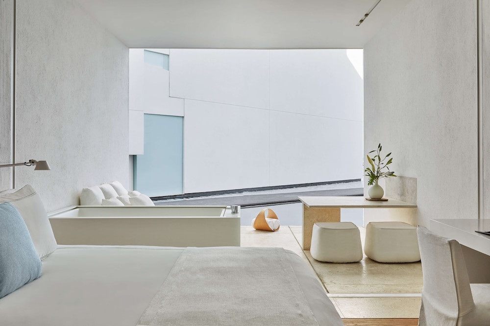 Room, 1 King Bed, Resort View