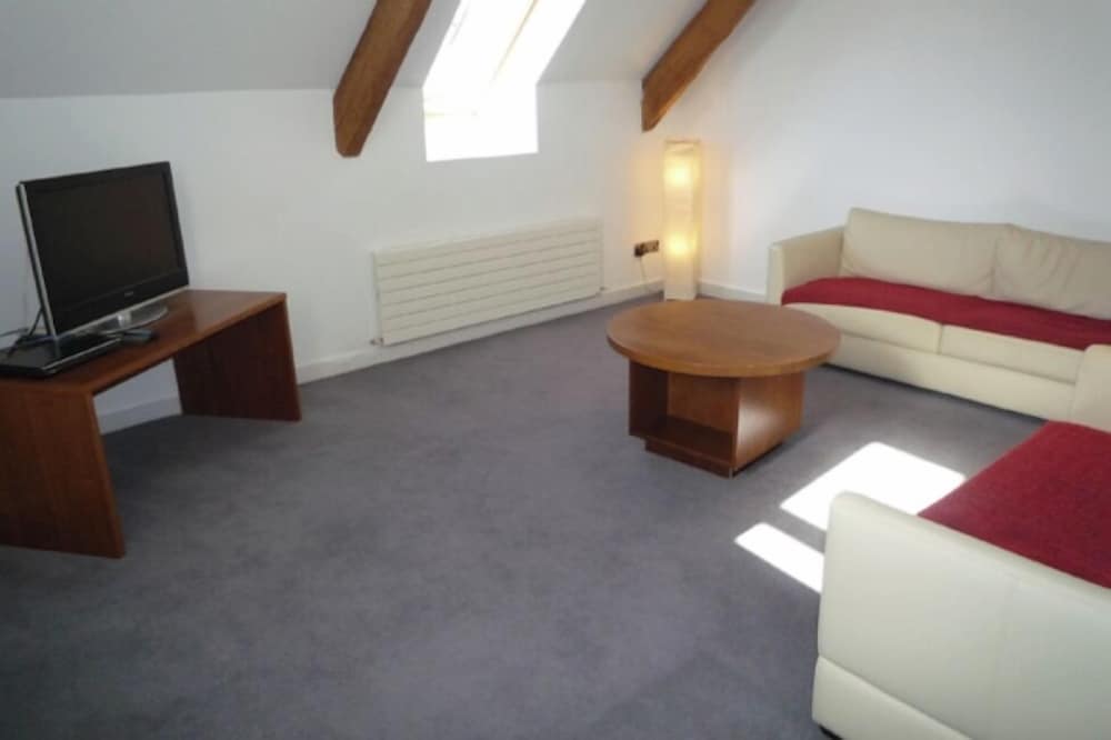 Castlemartyr Mews, 3 bedroom - Sleep 6 photo 2
